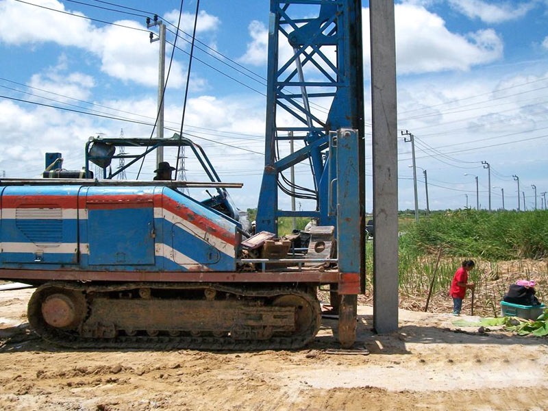 รถตอกเสาเข็มตีนตะขาบ ชลบุรี