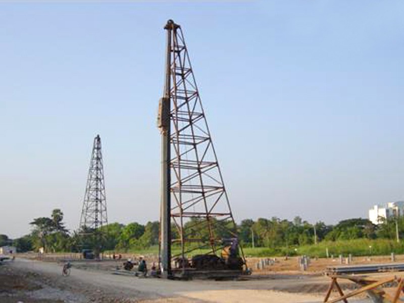 ปั้นจั่นตอกเสาเข็ม ฉะเชิงเทรา